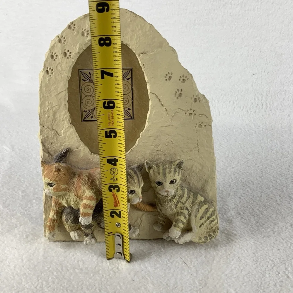 Cat Standing Picture Frame 3 Dimensional Resin 3.5 X 5 Oval Opening New Flaw